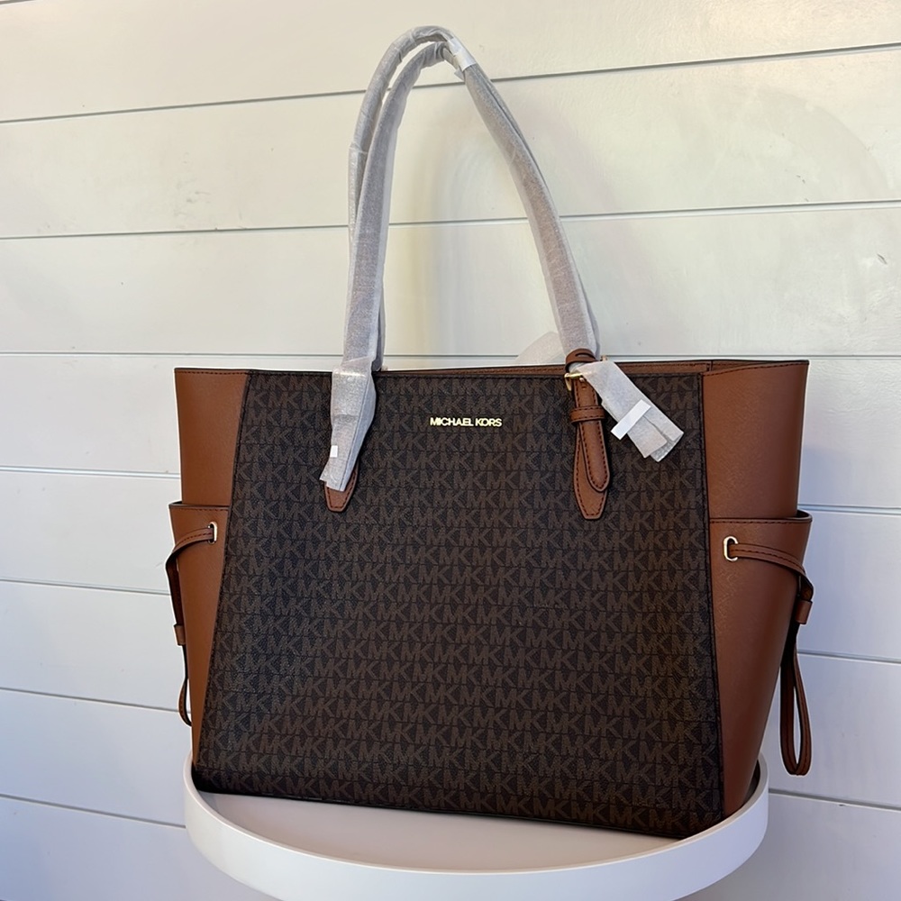 NWT LARGE GILLY DRAWSTRING TRAVEL TOTE IN BROWN